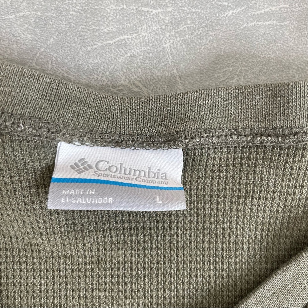 Columbia Men's Green Long Sleeve Thermal Henley - Picture 5 of 7